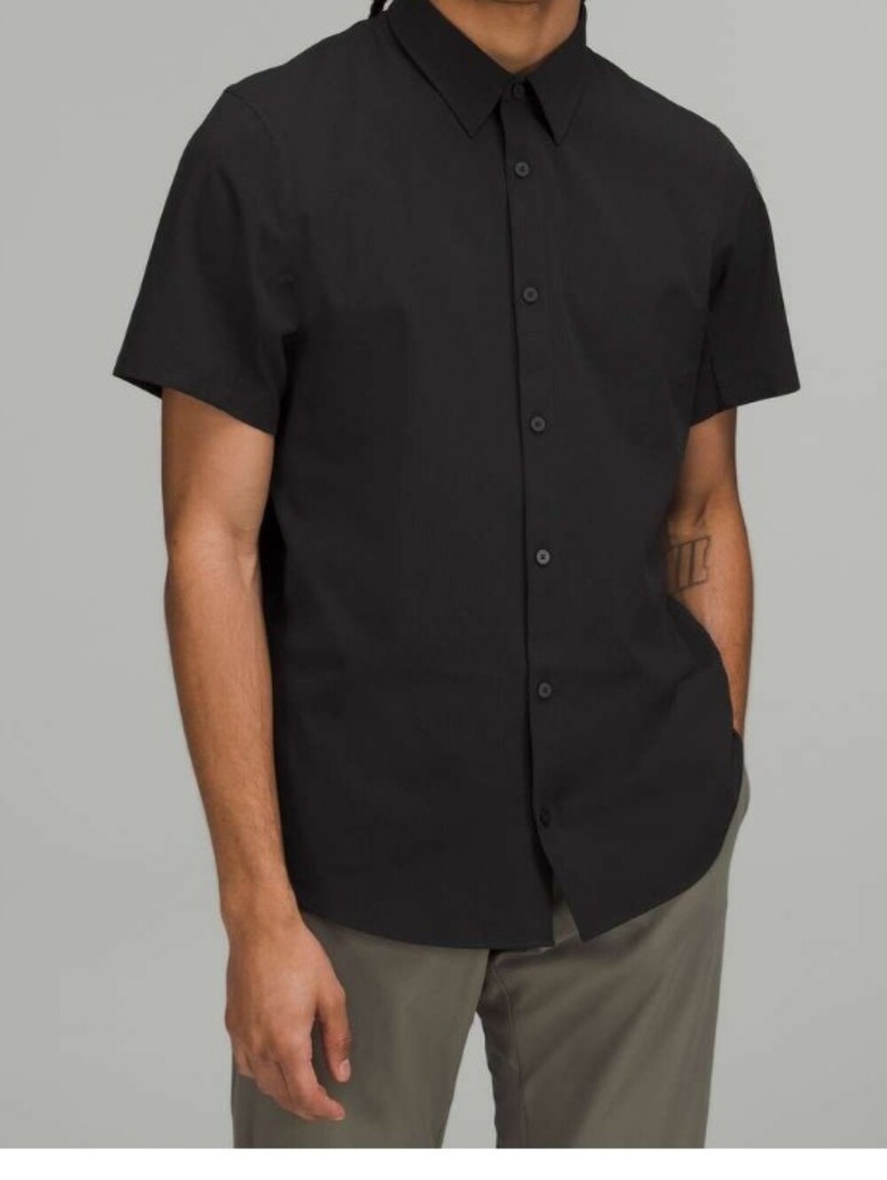 Lululemon Athletica Men's Black Short-Sleeve Button-Up Shirt Size Large
